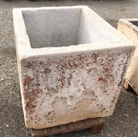 Pilón de piedra de 78 cm x 69 cm