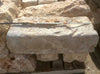 Bordillos piedra gris.