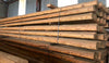Vigas de madera redondas.