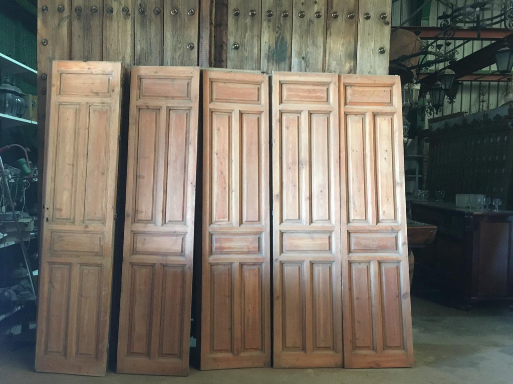 Puertas de madera de interior antiguas.