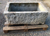 Pilón de piedra de 1,01 metros x 56 cm.