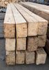 Vigas viejas de madera restauradas.