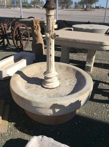 Fuente de piedra reciclada