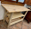 Mesa para lavabo en madera natural.
