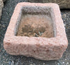 Pila de piedra rojiza 43 x 36 cm.