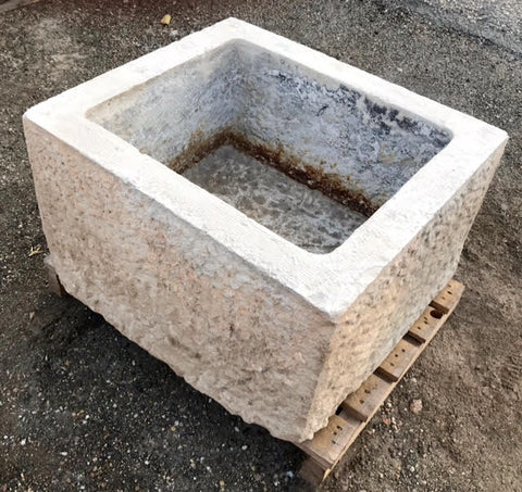 Pilón de piedra de 70 cm x 61 cm