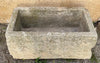 Pilón de piedra caliza rectangular