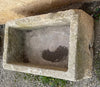 Pilón de piedra caliza rectangular