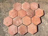 Losa de barro hexagonal.