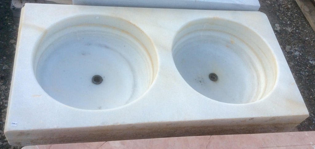 Lavabo mármol 2 senos 98 x 50 cm.