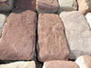 Detalle de cerca de adoquines de piedra.