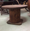 Mesa reciclada con bobina antigua.