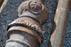 Detalle motivo decorativo farolas antiguas de hierro.