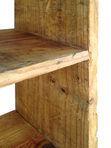 Estanterias de madera recuperada