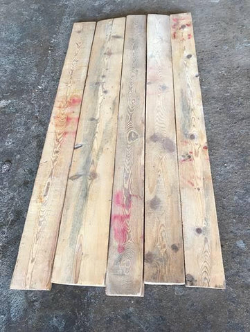 Tablones de madera antiguos de molino