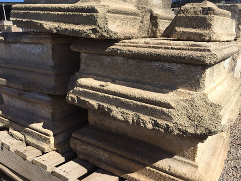 Pedestales de piedra recuperados