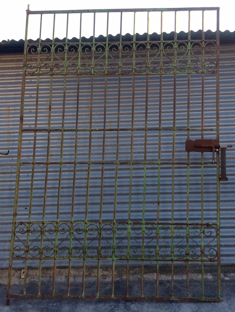 Cancela hierro antigua 1,65 x 2,37 alto.