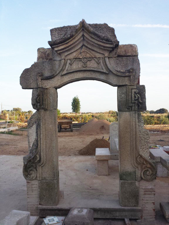 Portada de granito antiguo S.XIX
