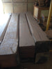 Columnas de madera de azobe.