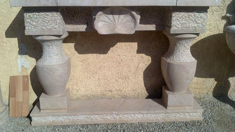 Frente de chimenea de mármol